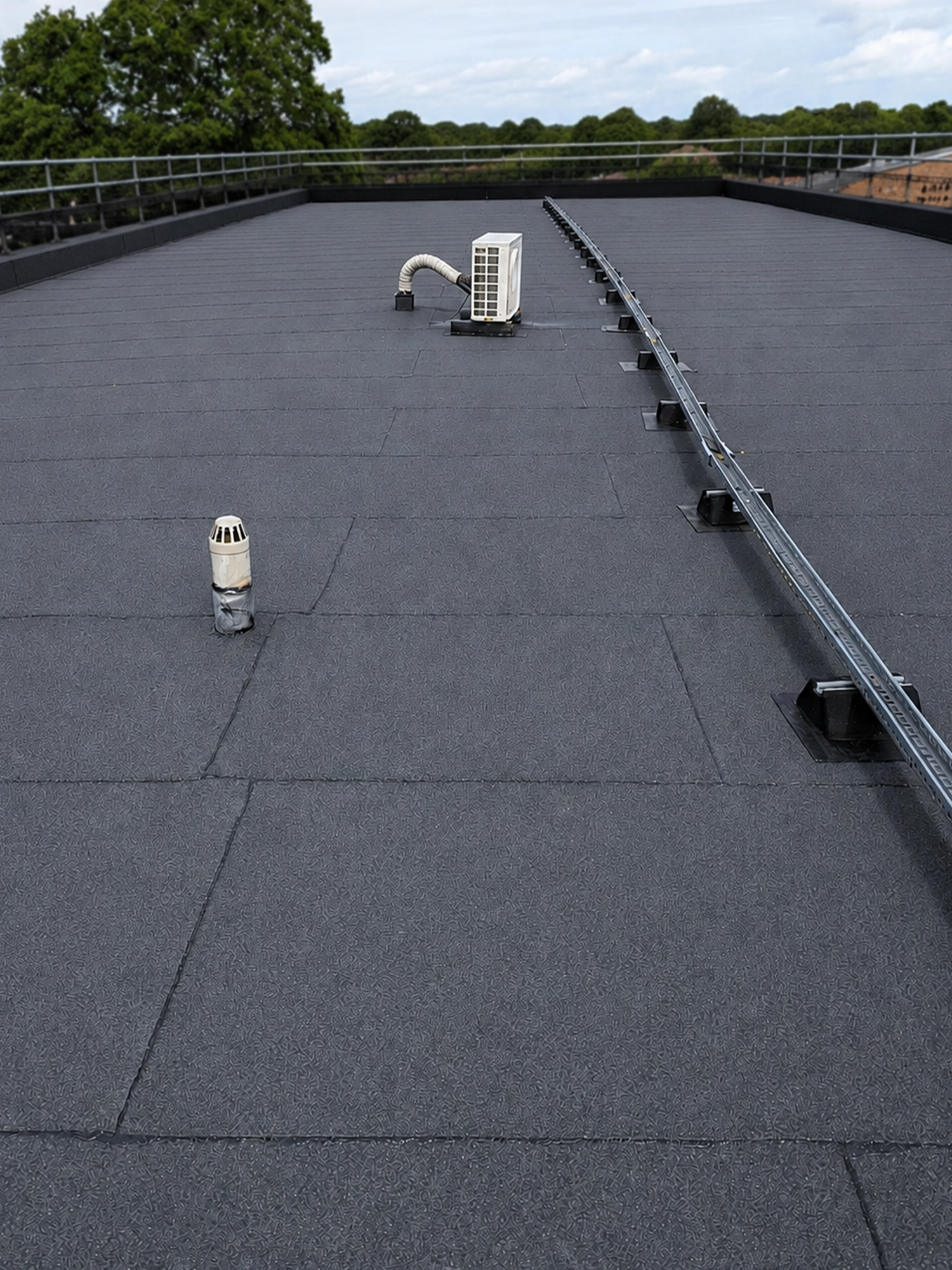 Commercial flat roof renewal